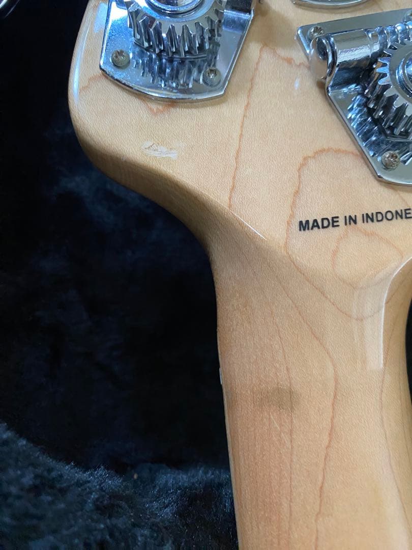 ベース Musicman RAY34 Blue Sparkle Sterling