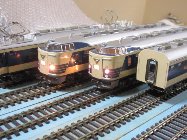 国鉄 寝台特急電車 581系 4両セット HOゲージ　（金属製・カツミ製）