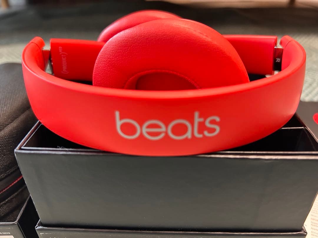 Beats Solo3 Wireless レッド