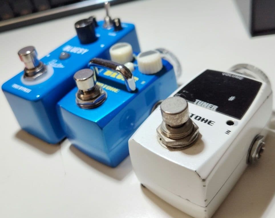 HOTONE BLUES TUNER Rowin Bluesy付き