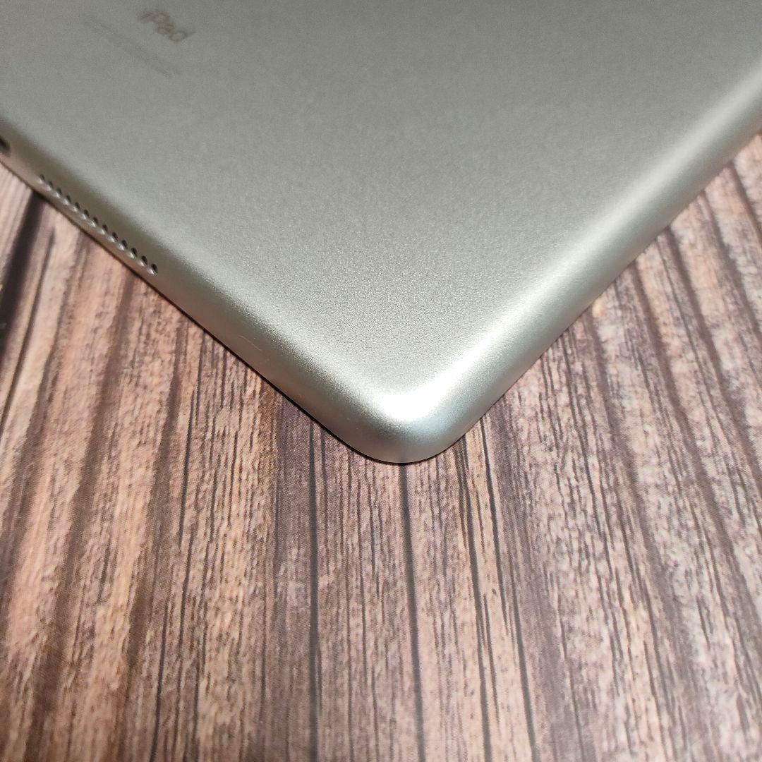 iPad 第7世代 32GB シルバー SIMフリー 美品