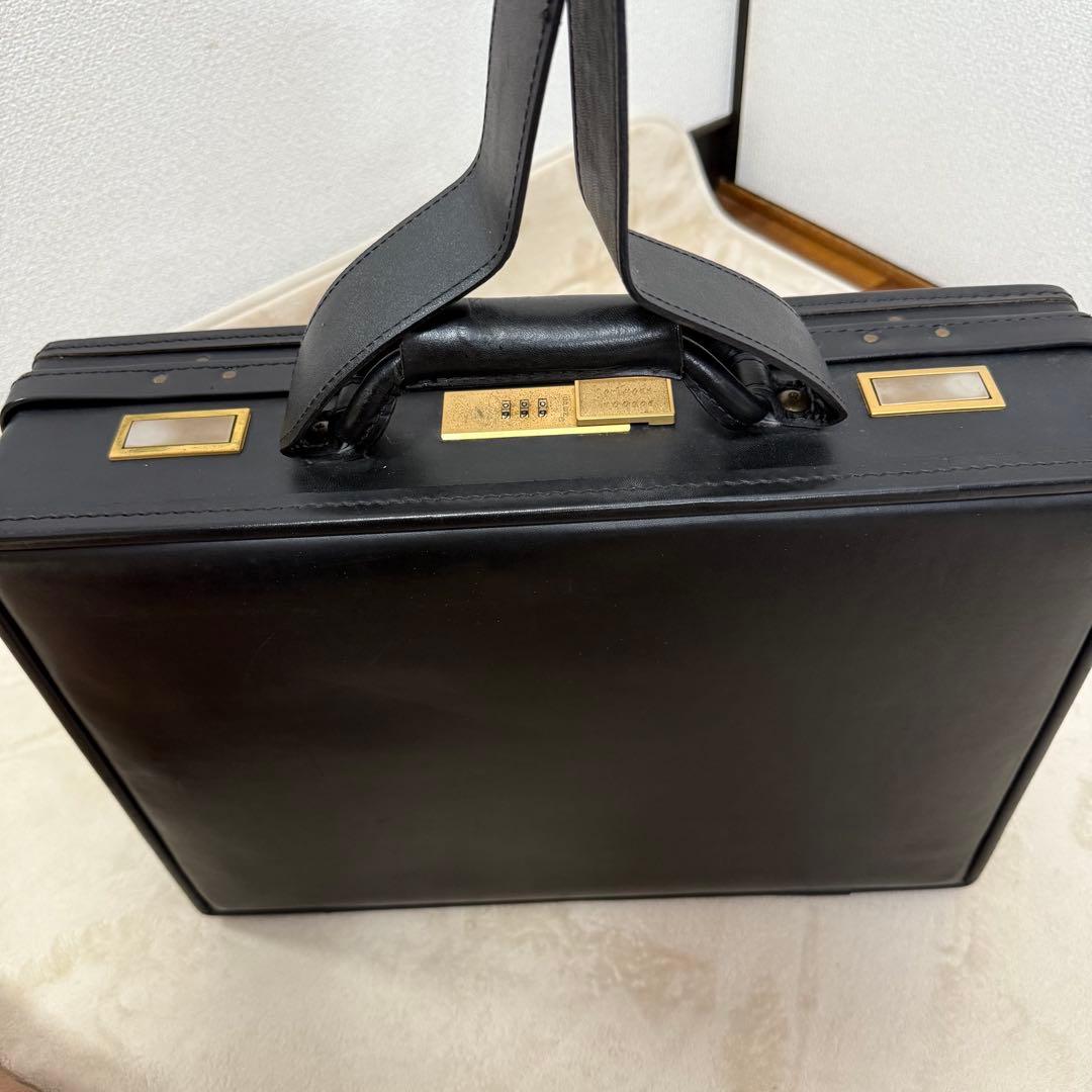 ハートマン　アタッシュケース　オールレザー　A4収納　ダイヤルロック　黒
