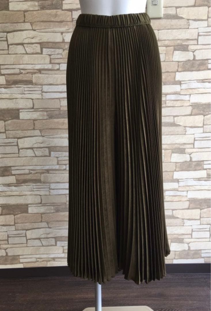 美品⭐︎Priority　美シルエット　プリーツガウチョパンツ カーキ