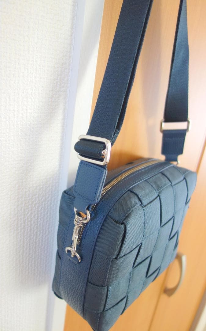 IACUCCI ショルダーバッグ ベルタ CORDURA Sサイズ ネイビー