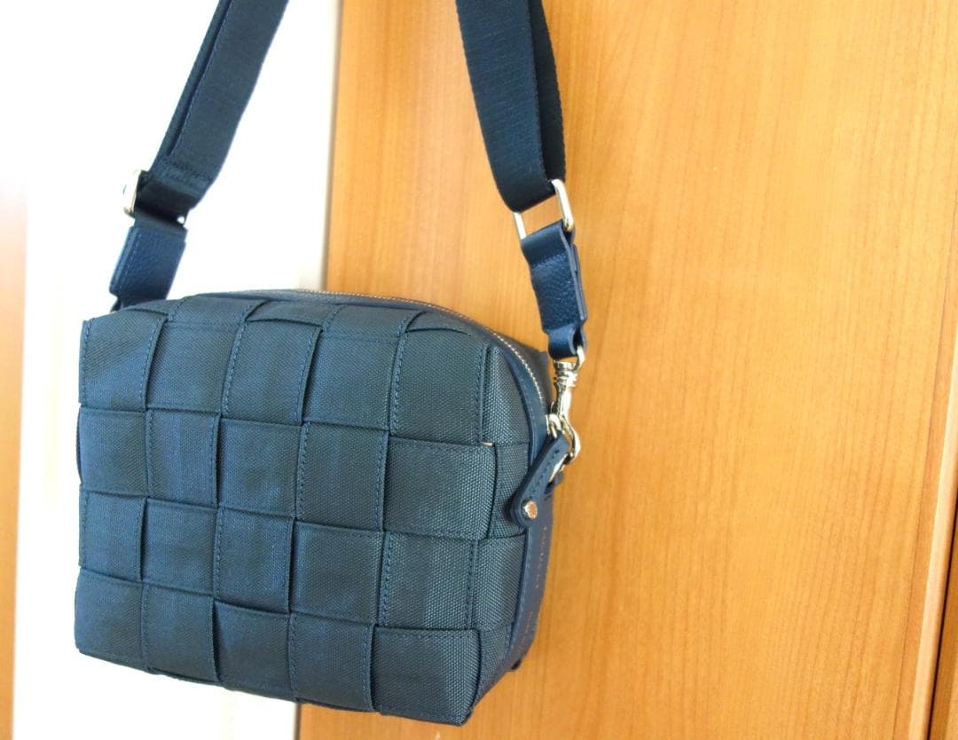 IACUCCI ショルダーバッグ ベルタ CORDURA Sサイズ ネイビー