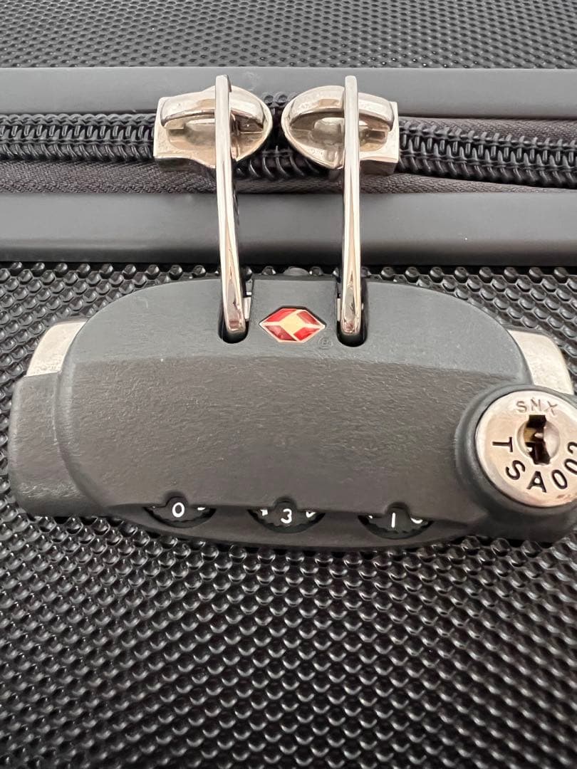 美品 Samsonite TSA 55cm 黒 軽量 キャリーケース 持ち込み可