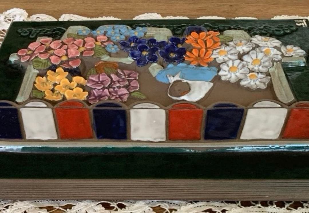 Jie Gantoftaジィガントフタ　陶板　広場のお花屋さん