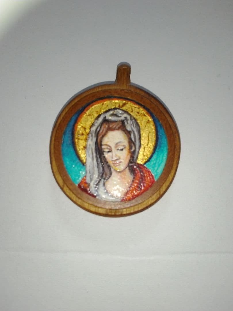 木工作家と宗教画家のコラボペンダント