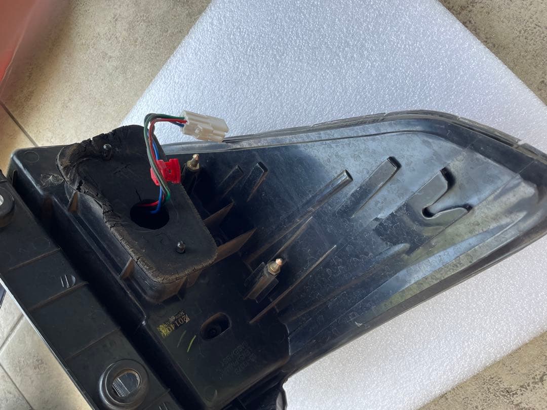 ウ*ー様 ヴェルファイア20、アルファード20　テールランプバレンティー