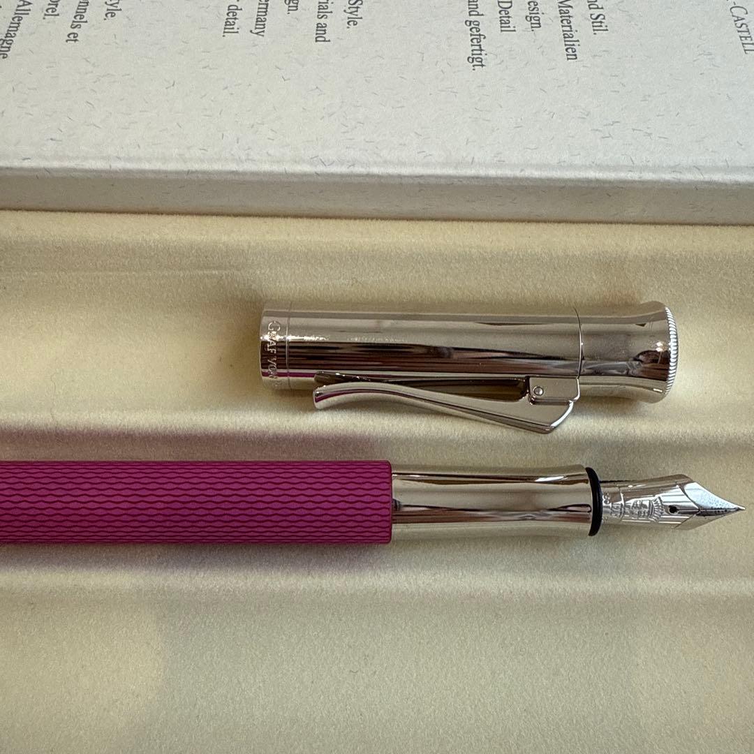 クリスマスセール⭐︎ファーバーカステル 万年筆 エレクトリックピンク　EF