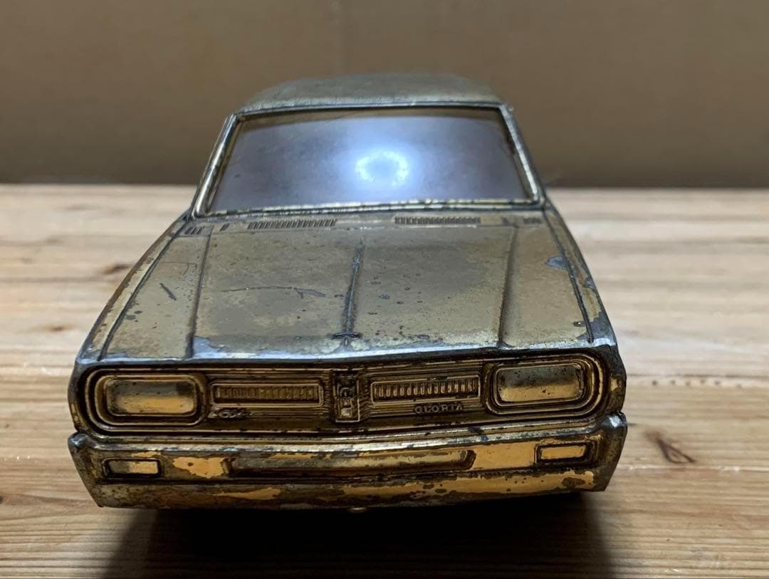 ニッサン　グロリアハードトップ　GX　ダイカスト　カー　希少品