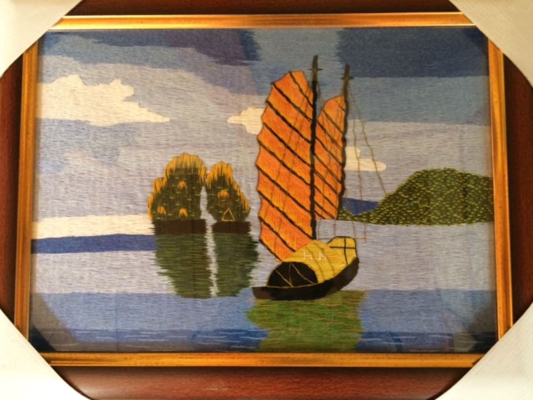 ベトナムで購入した刺繍の絵。