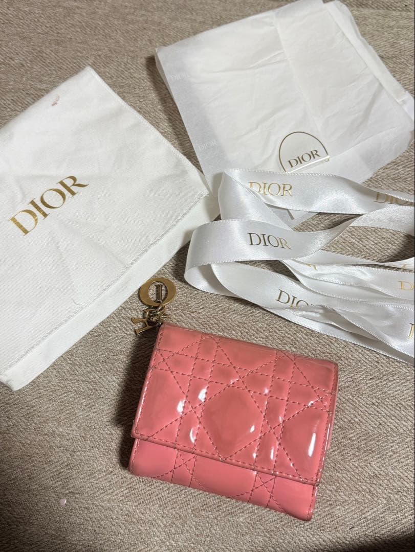 Dior ピンク 三つ折り財布 保存袋付き