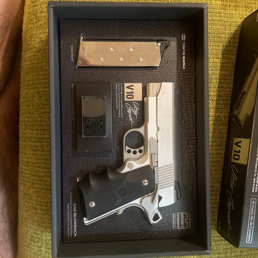 極美品　東京マルイV10 Ultra Compact ガスガン