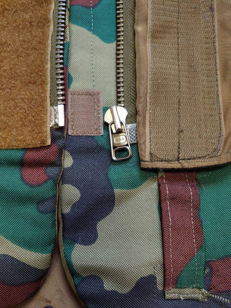 ミリタリーベスト