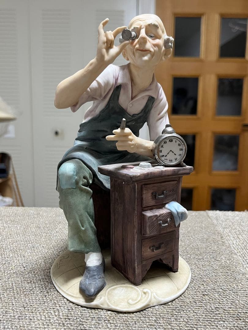 カポディモンテ 時計職人のヴィンテージ陶器彫刻 イタリア 1950 年代