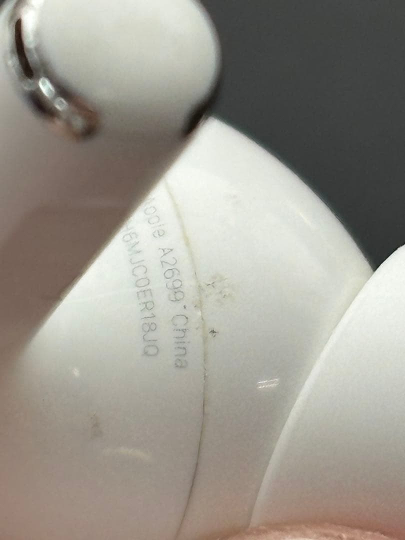 j*6様 A17833 AirPods pro 第2世代 A2698/2699/
