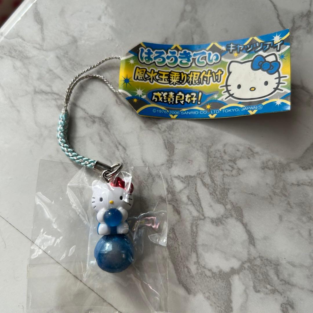 レア　ご当地キティー　ストラップ　根付け　風水 玉乗り根付 ハローキティ