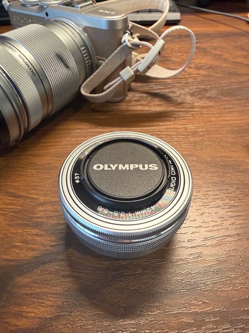 OLYMPUS E-PL10 ダブルズームキット おまけ付き