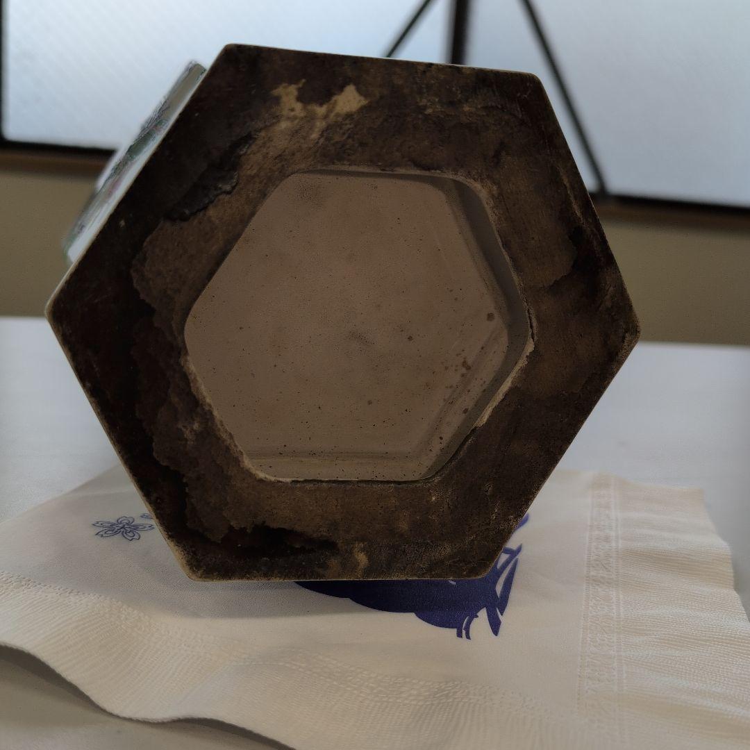 八角形の陶磁器花瓶