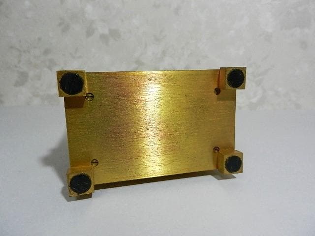 「ＬＵＸＯＲ」ブランドスイス製ねじ巻き置時計（年代不明、定時と３０分に時報）