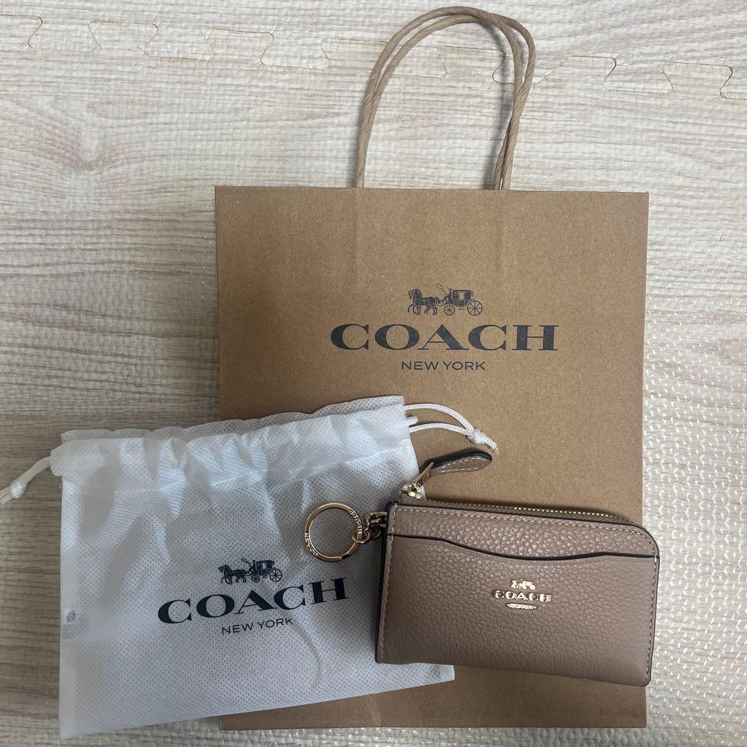 COACHコーチ カードケース 新作 キーケースぺブル レザー ベージュ