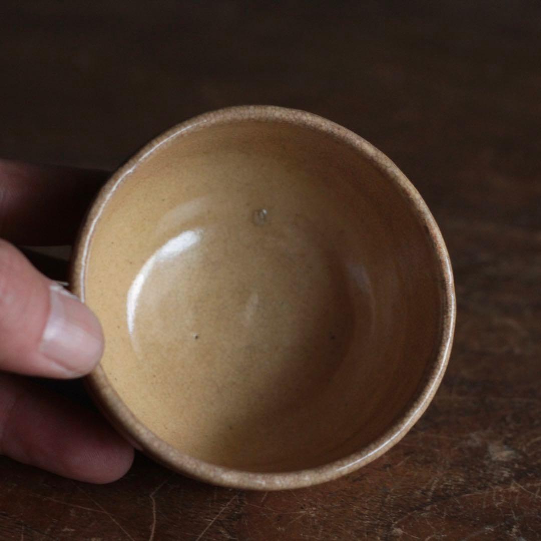 灰釉 ぐい呑み 貫入 小碗 古美術 酒器 古道具 アンティーク