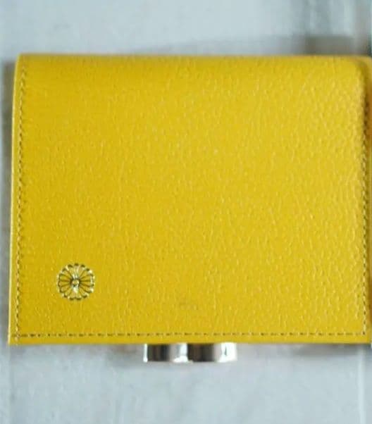 皇居　菊花御紋がま口財布　イエローレザー