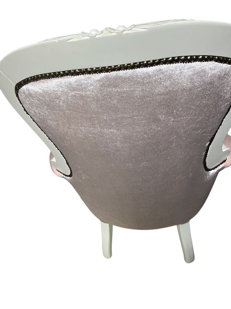 輸入家具　サロンチェア　ラウンジチェア　ピンク生地×ロココ調デザイン