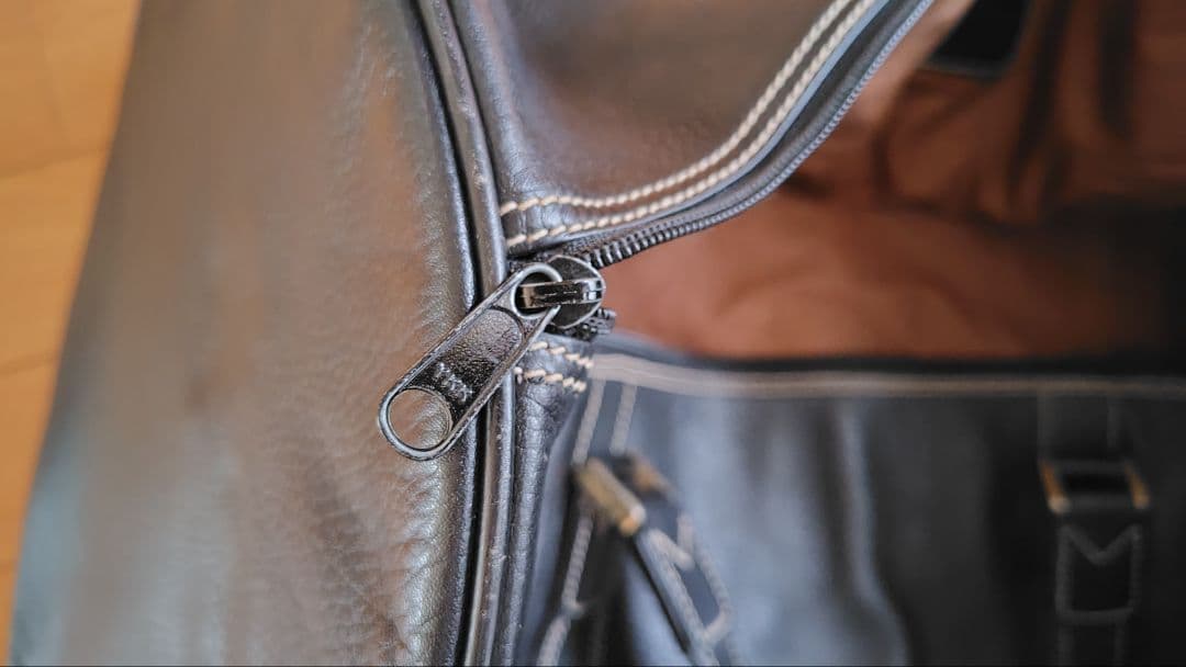 フェラガモ ボストンバッグ 黒 本革