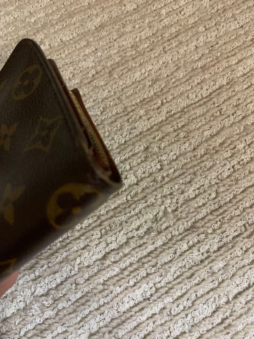 ルイ・ヴィトン 二つ折り財布 ダークブラウン。LOUIS VUITTON 。