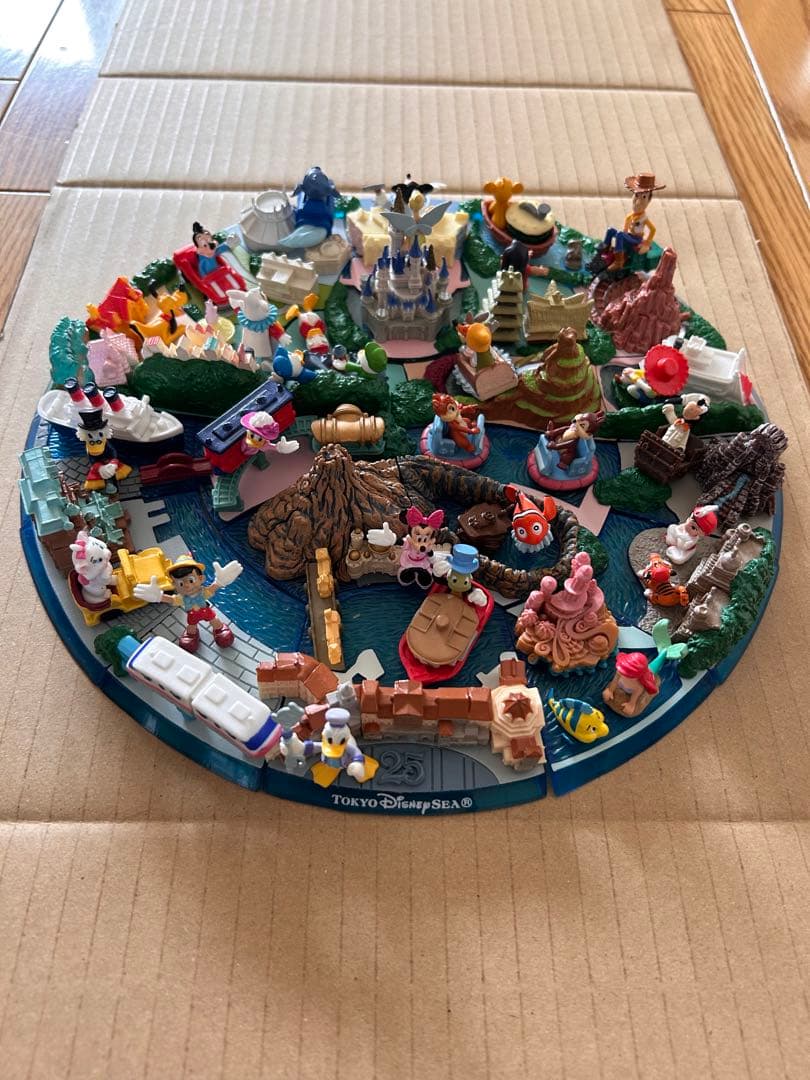 非売品　東京ディズニーリゾート25周年記念 ジオラマフィギュア