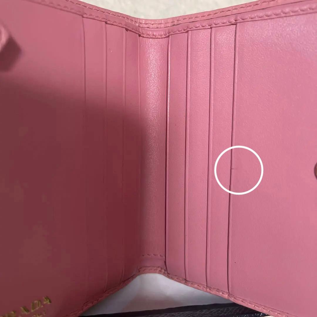 Sora.　PRADA 二つ折り財布 ピンク 牛革サフィアーノ