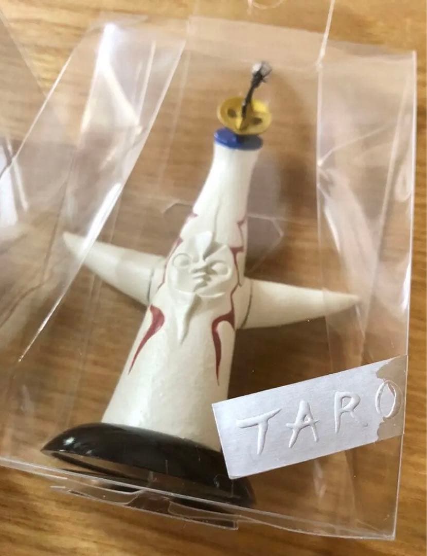 新品未開封 岡本太郎 ミニフィギュア 計3点 (太陽の塔/赤い手/こどもの樹)
