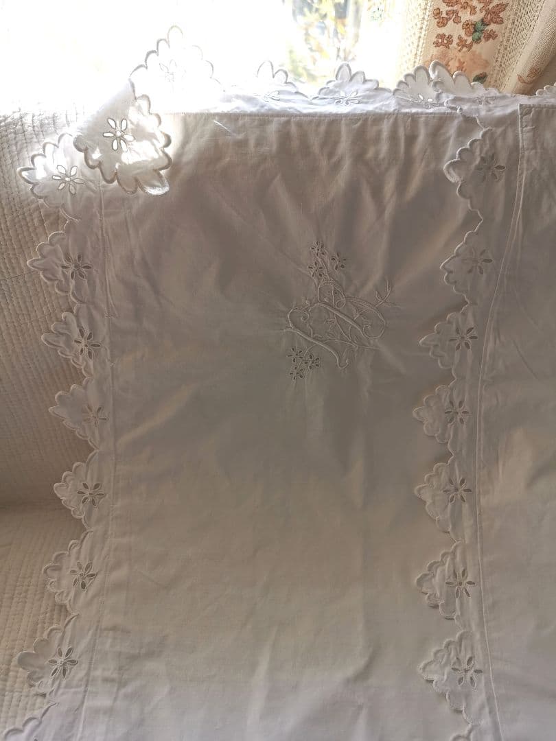 アンティークフランス オープンカットワーク＆スカラップ刺繍ラージクッションカバー