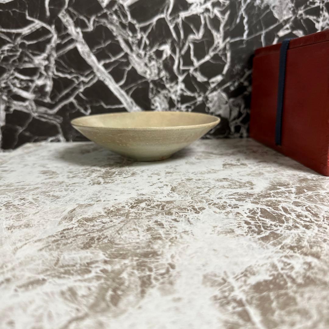 高麗青瓷、平茶碗。無傷、箱。