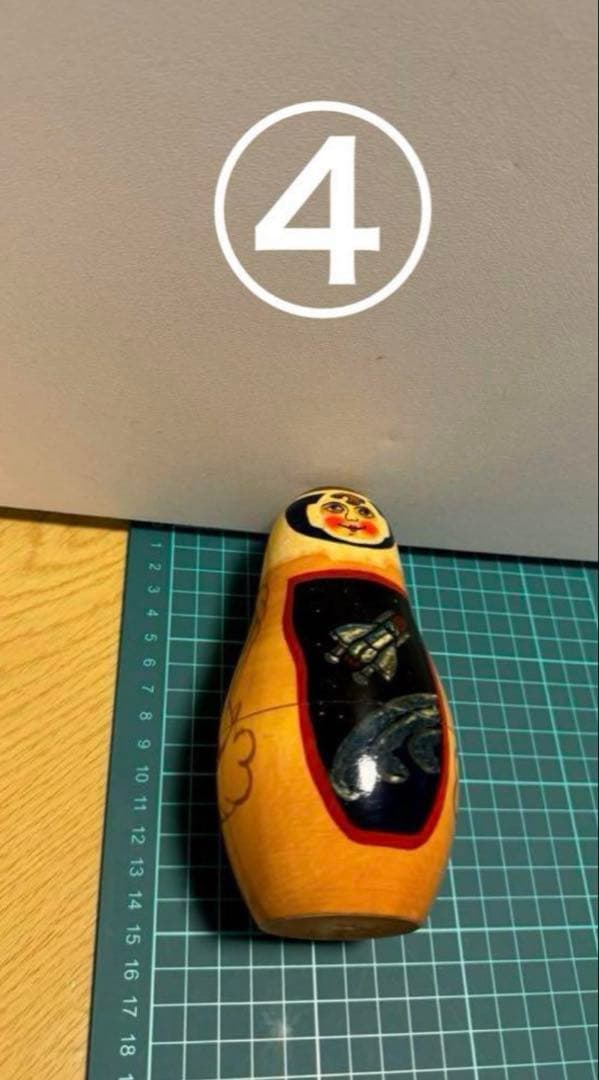 ロシア　ヴィンテージ アーティスト　宇宙モチーフの大きなマトリョーシカ9組