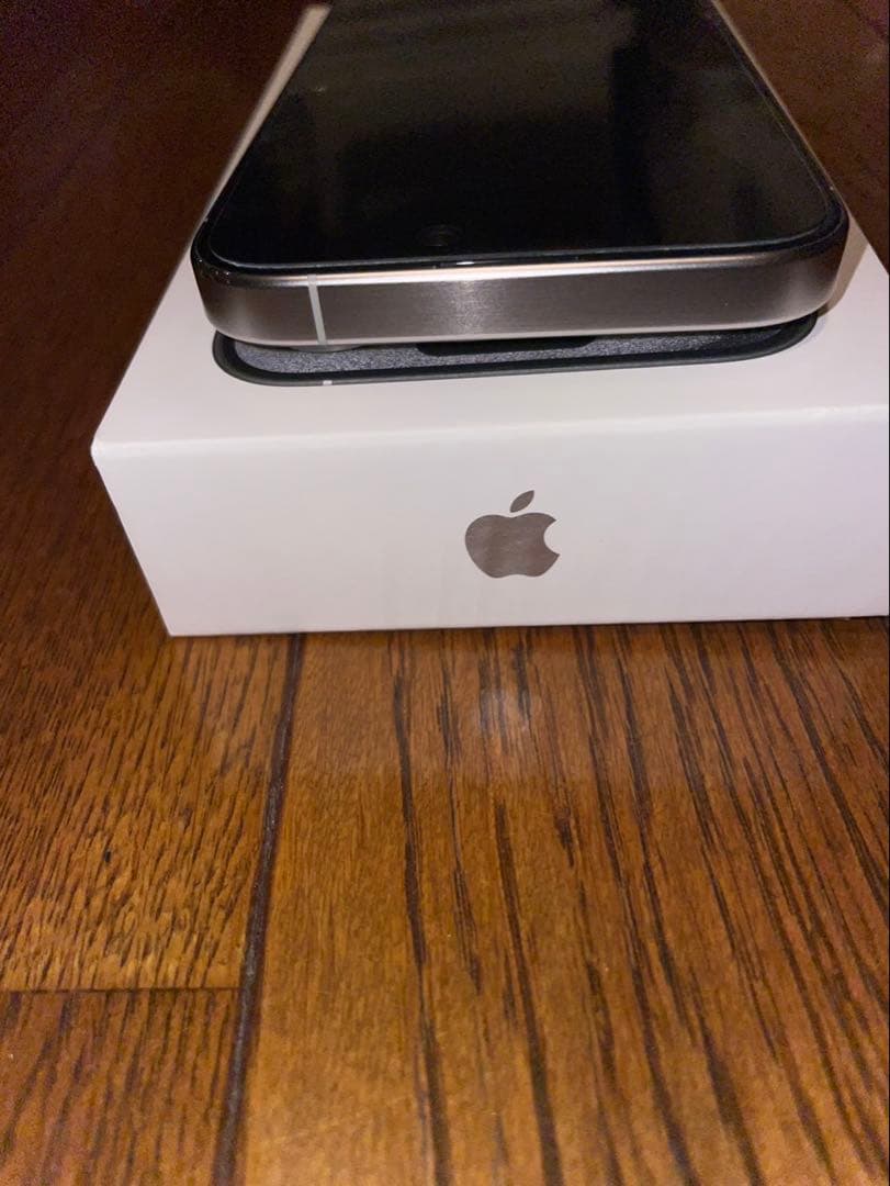 iPhone 15 Pro 256GB ホワイトチタニウム