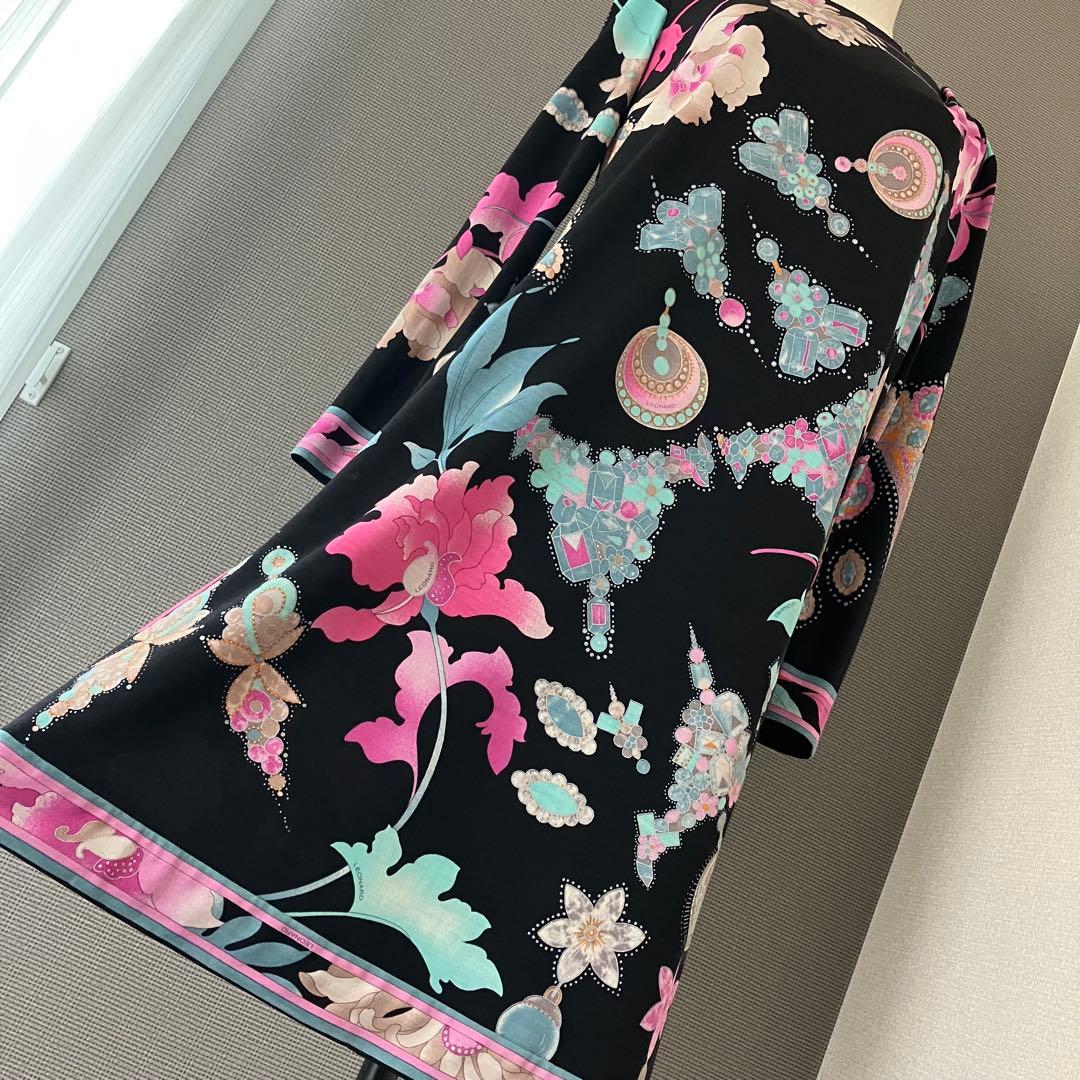 美品　レオナール　ワンピース　花柄　大きいサイズ42