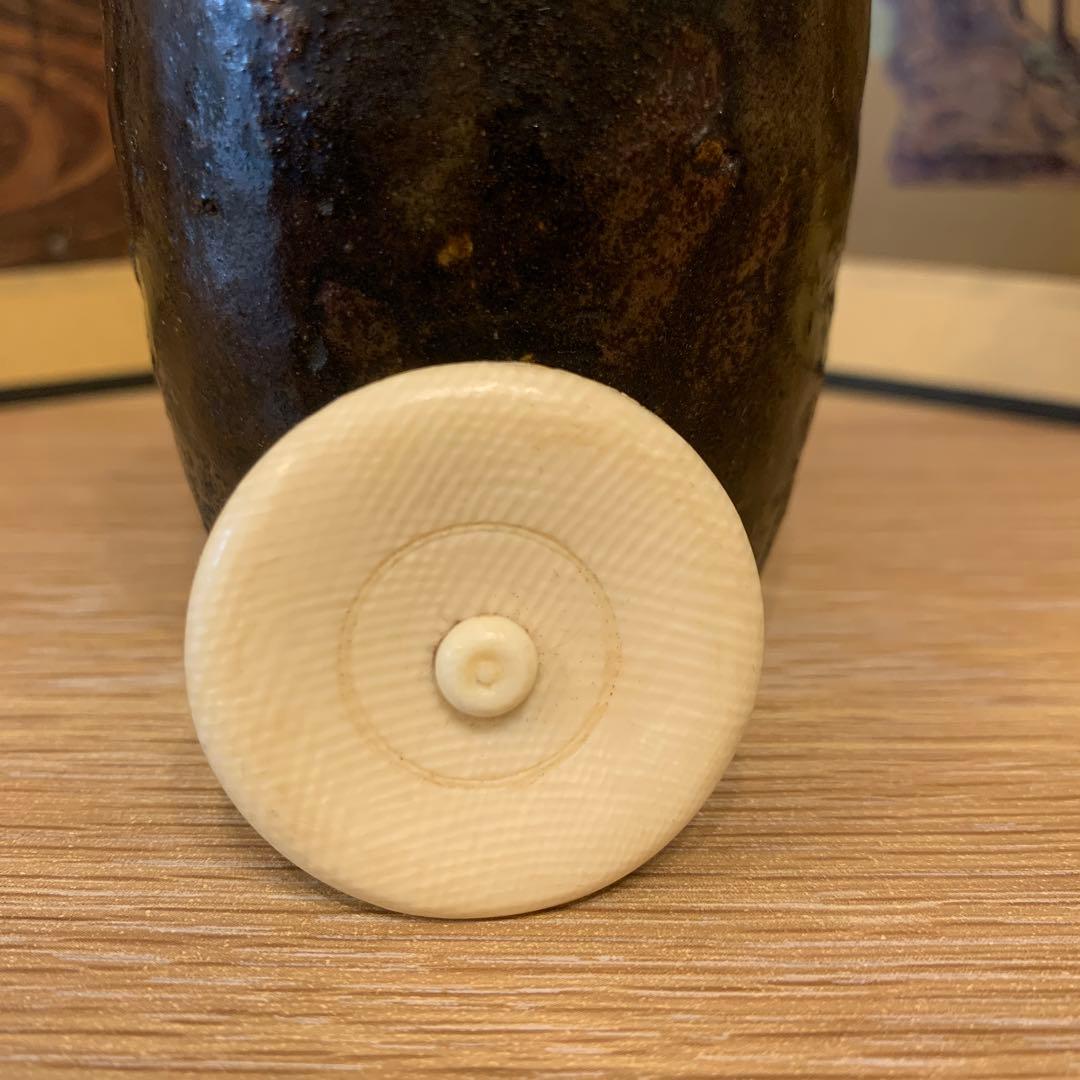 越前    茶入　　牙蓋　　　94