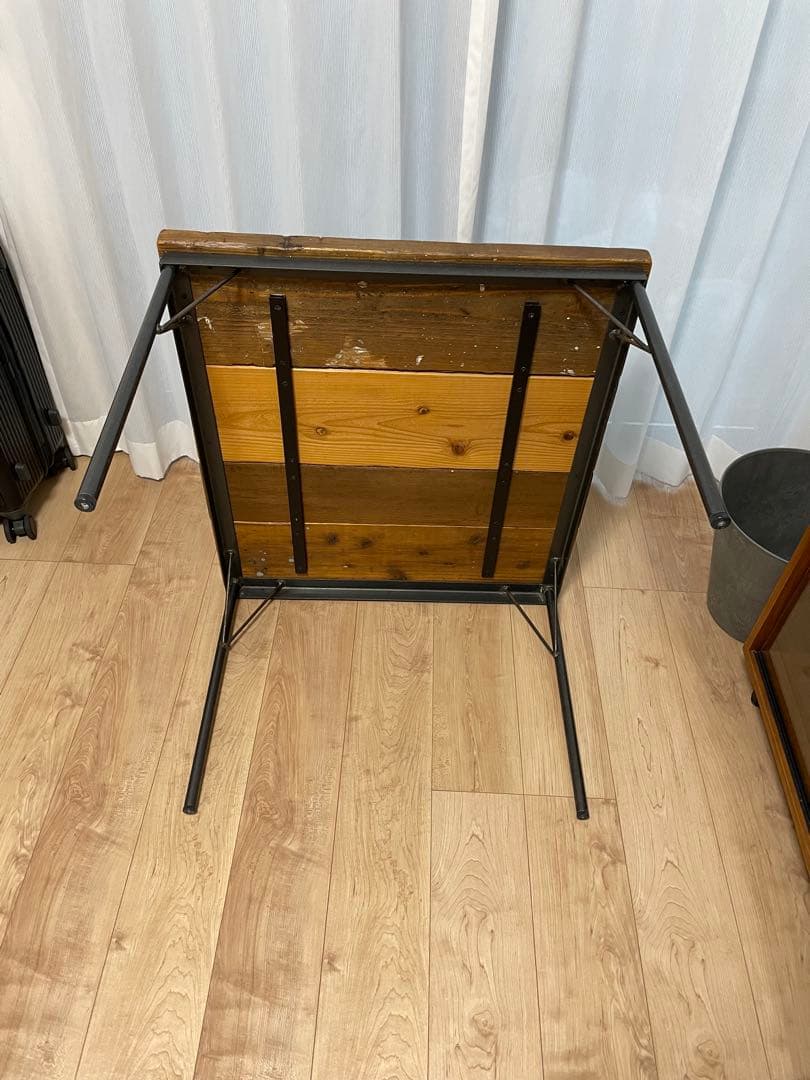 木製天板のテーブル　DIY 蚤の市　古家具　ビンテージ