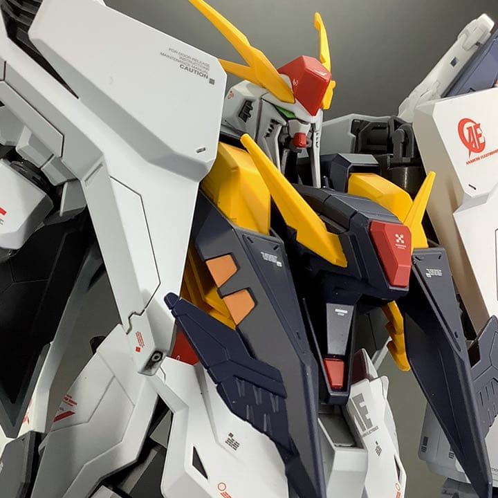 HGUC RX-105 クスィーガンダム　塗装済完成品