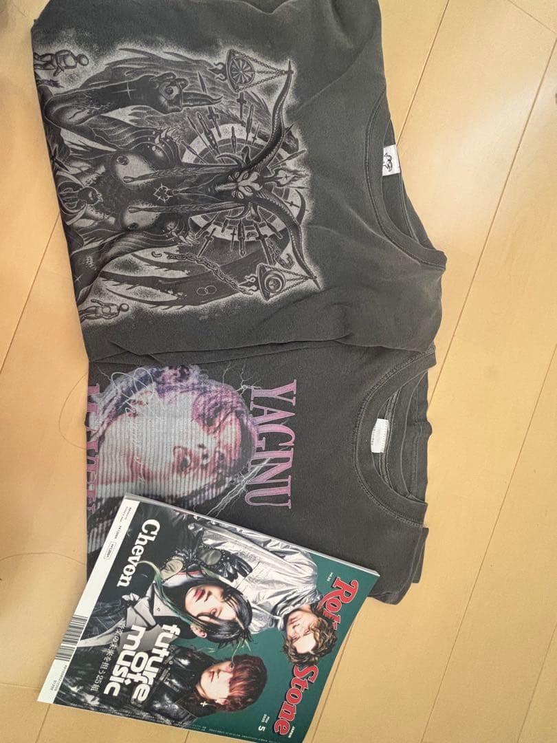 【値下げしました】Chevon Tシャツ＋雑誌 セット