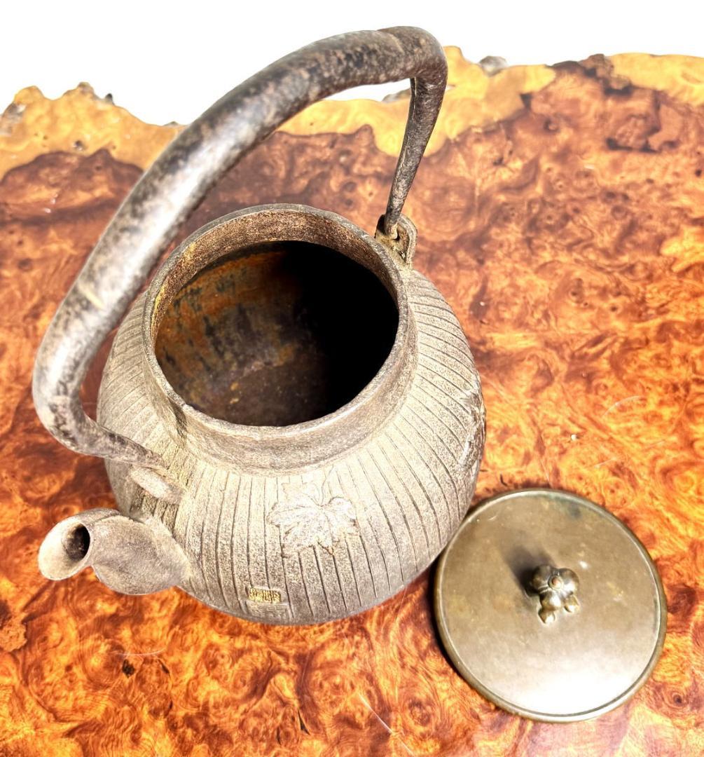 明治時代 金寿堂 描金銀葉 唐銅蓋鉄瓶 本体在銘 急須 茶壺 稀少WWST038