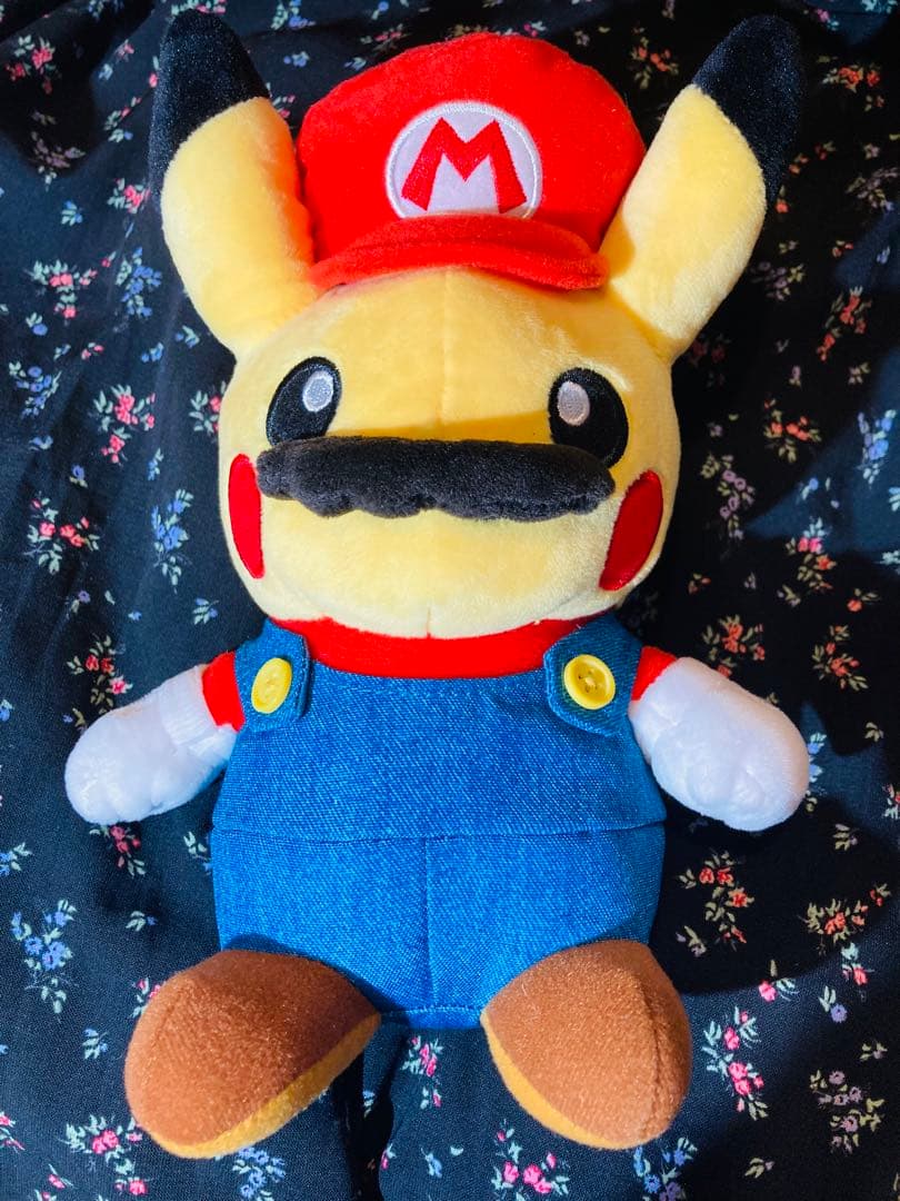 マリオピカチュウ　ぬいぐるみ　美品