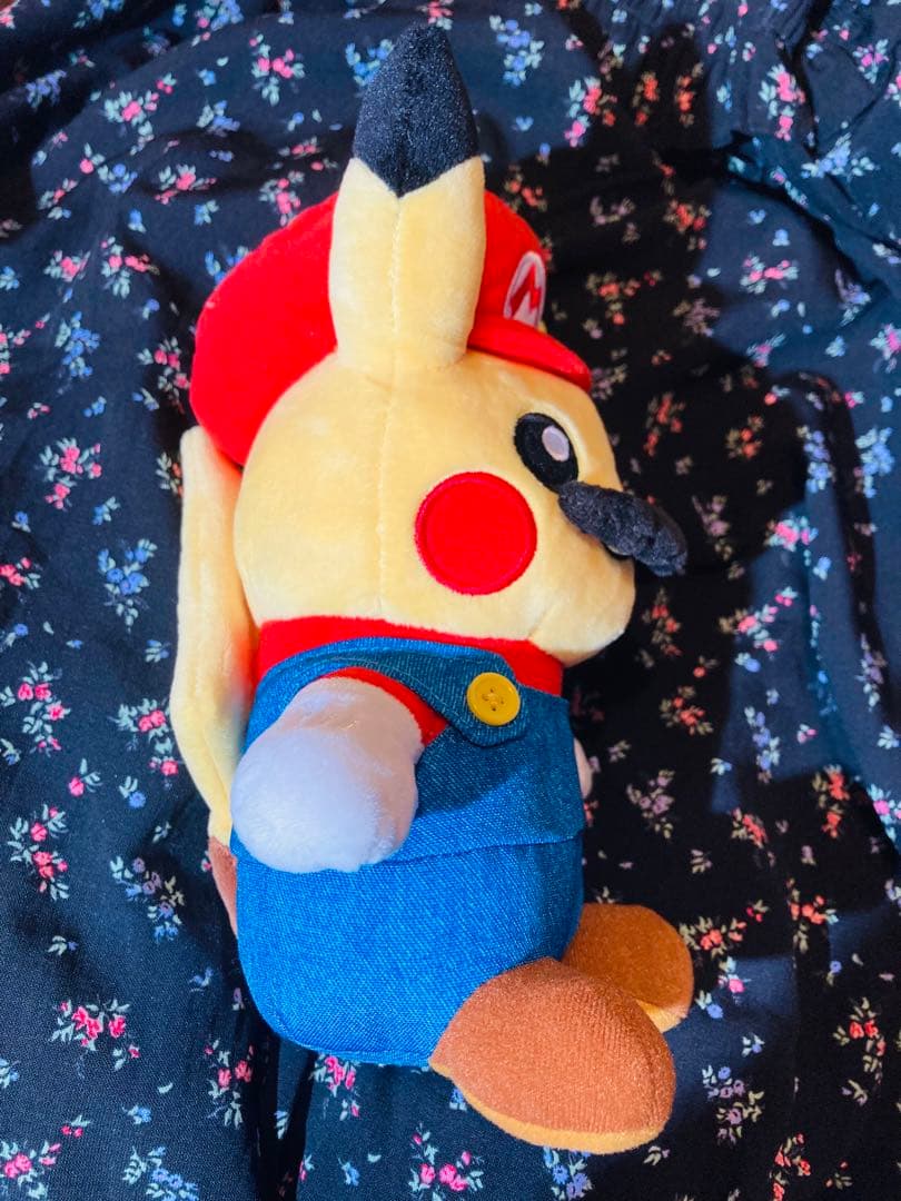 マリオピカチュウ　ぬいぐるみ　美品
