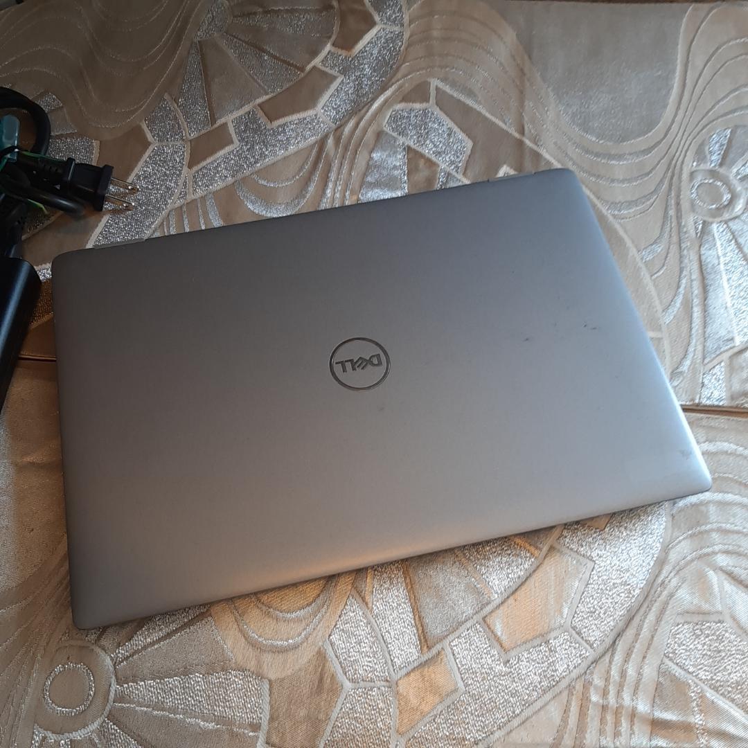 13インチ・5320 DELL 11世代 i5 256G 16G FHD