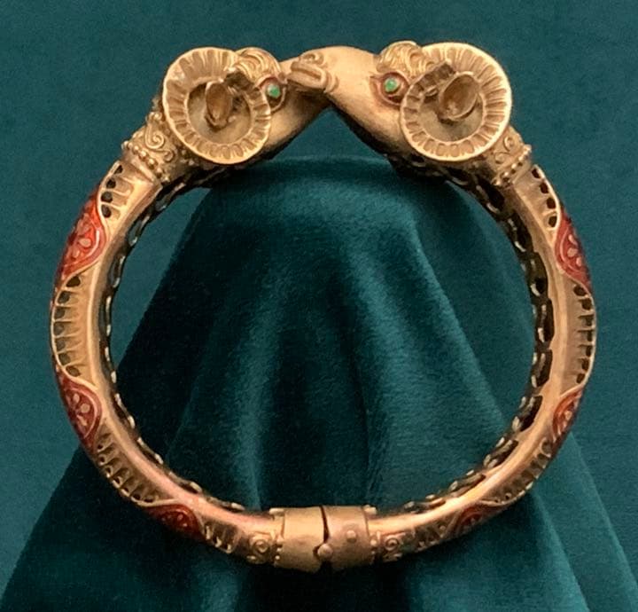 ベ*ン様 ギリシャ　アテネの純金製ブレスレット、アンティーク美術工芸品