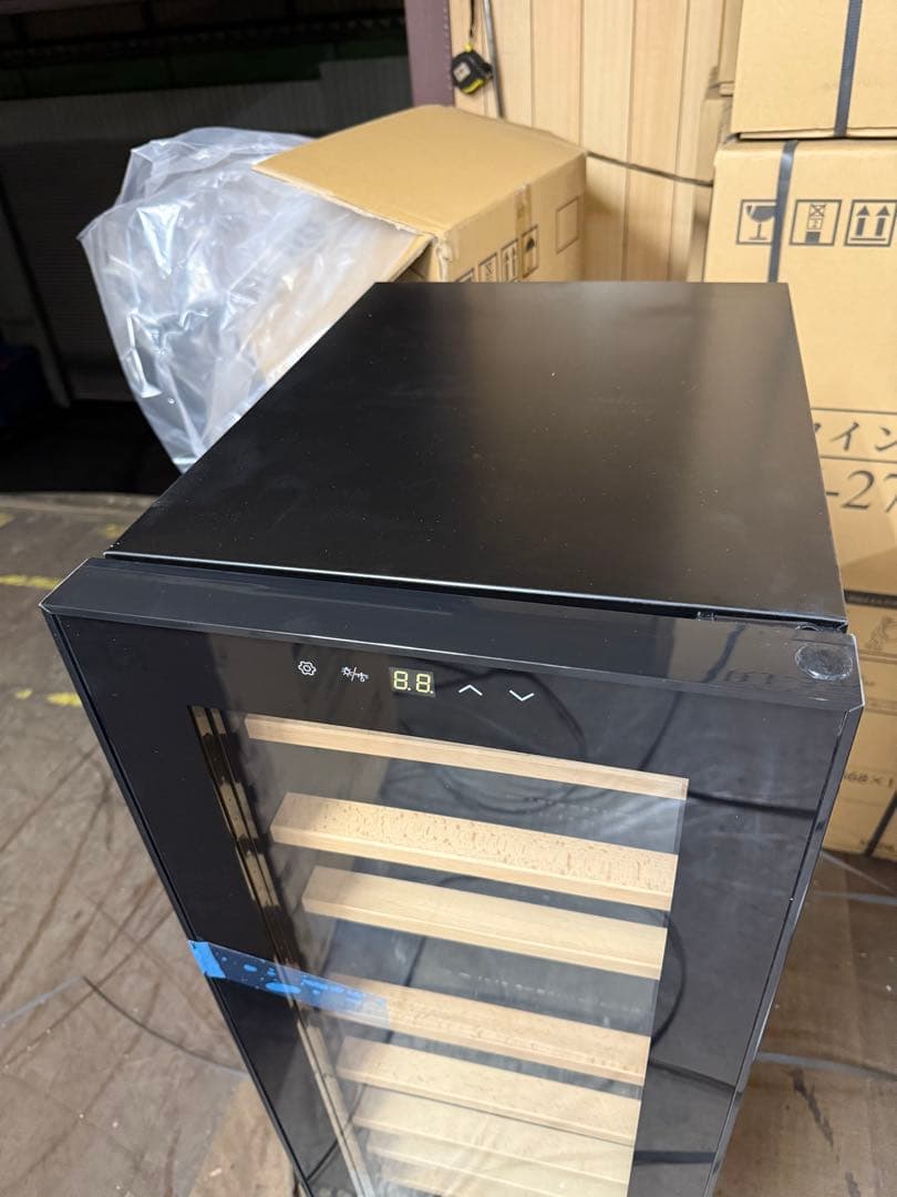 ワインセラー　訳あり新品　27本入り