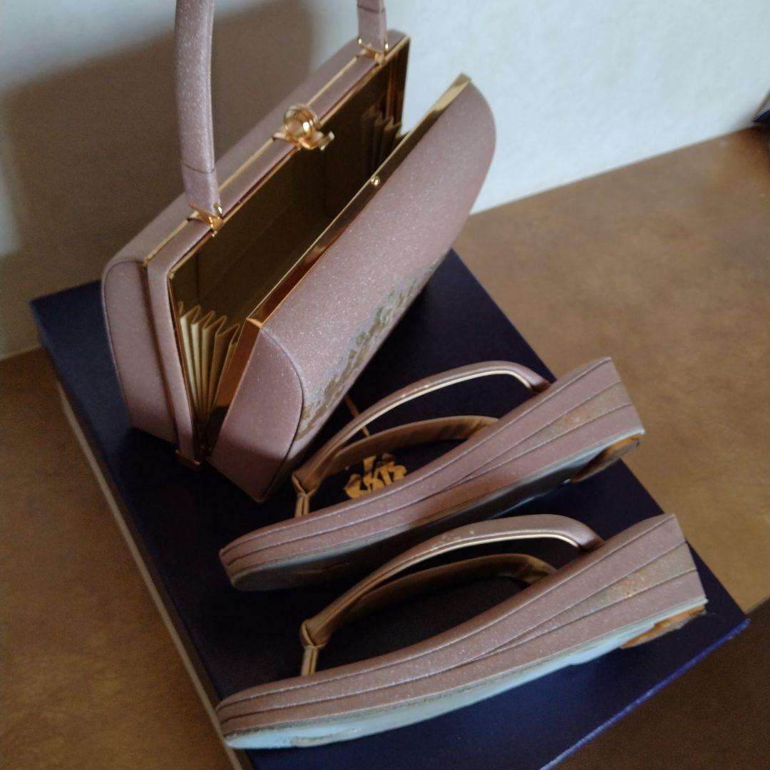 草履とバッグのセットです。東京胡蝶です。